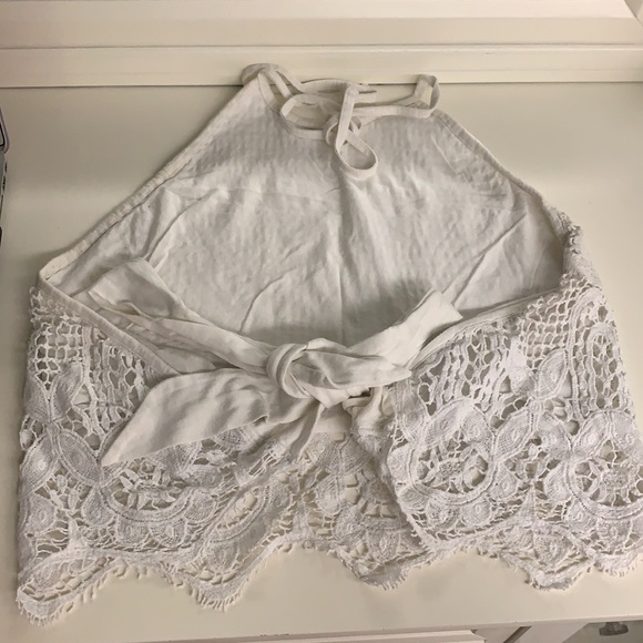 Express Backless Halter Crop Top - Picture 5 of 7